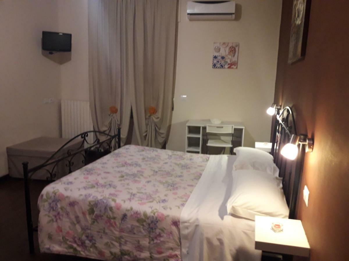 Hotel Dolci Ricordi à Bari Extérieur photo